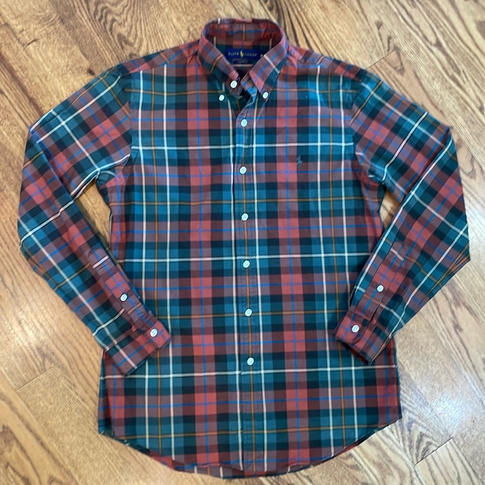 Men’s Ralph Lauren Button Up/Button Down Shirt. Size Medium. Like New Condition.